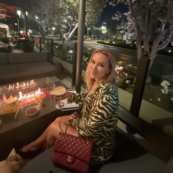 Meet your Posher, Irina - Picture 2 of 2